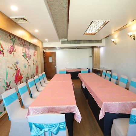 Karnāl Hotel Leela Grande מראה חיצוני תמונה