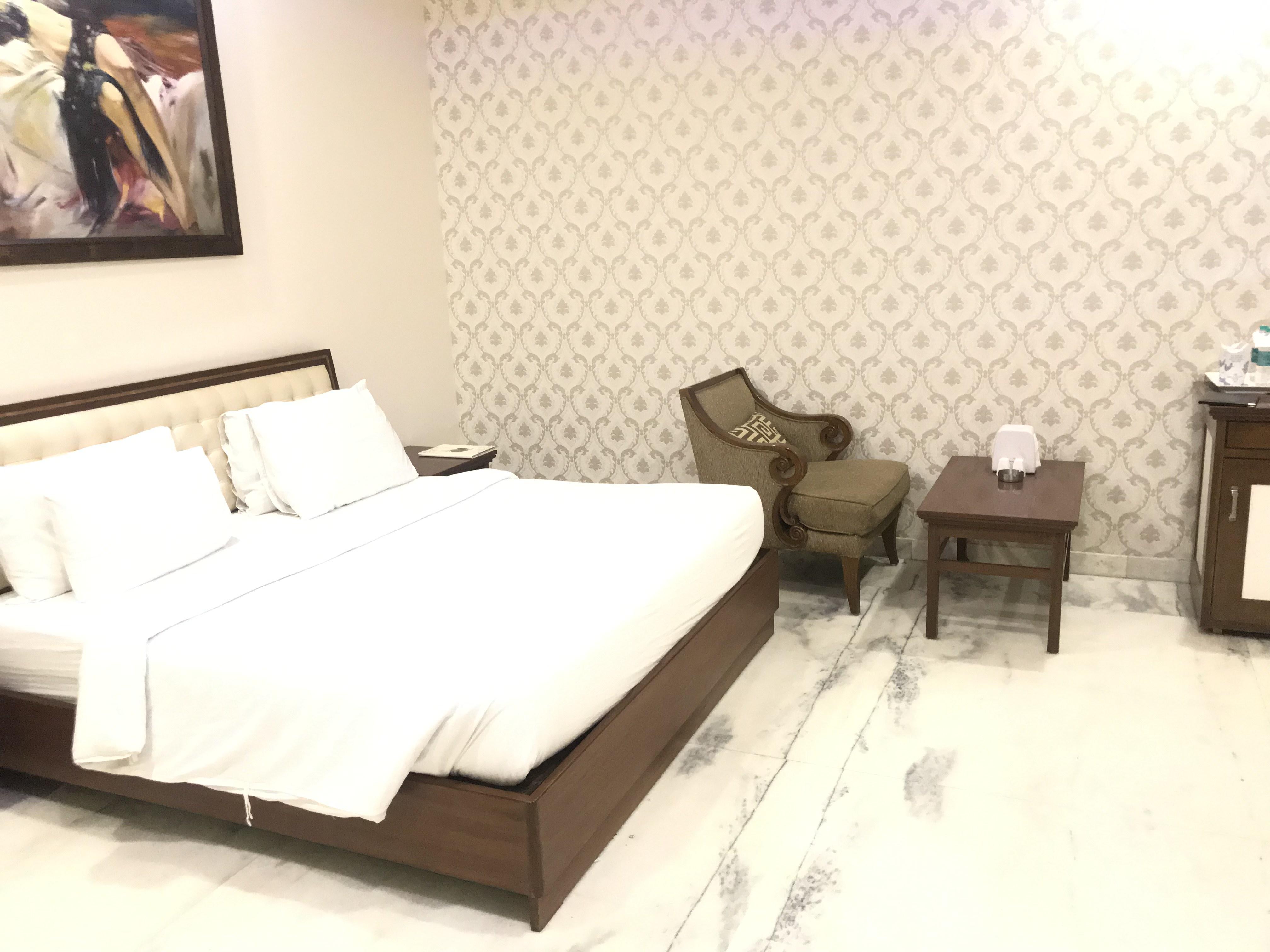 Karnāl Hotel Leela Grande מראה חיצוני תמונה