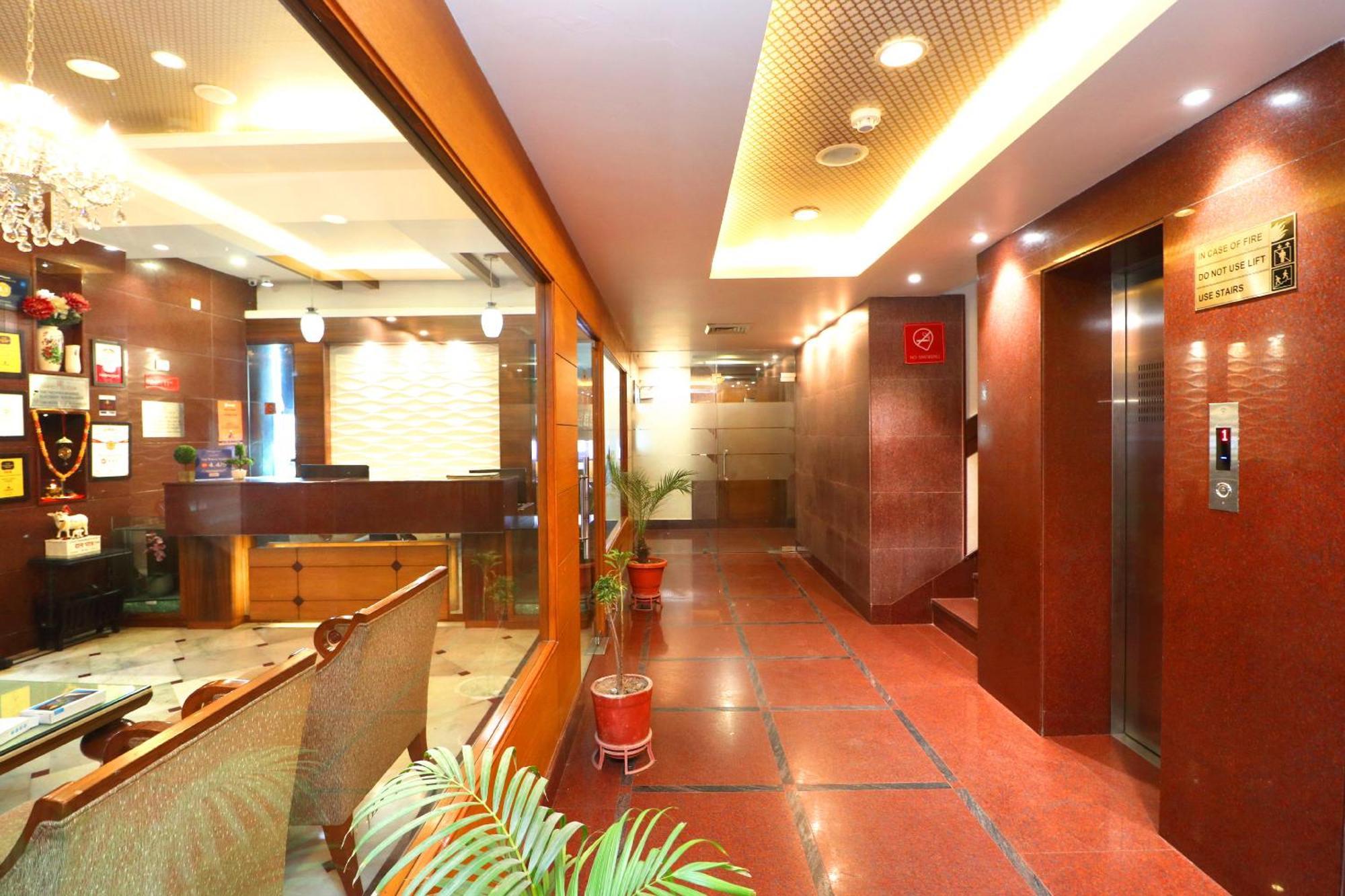 Karnāl Hotel Leela Grande מראה חיצוני תמונה