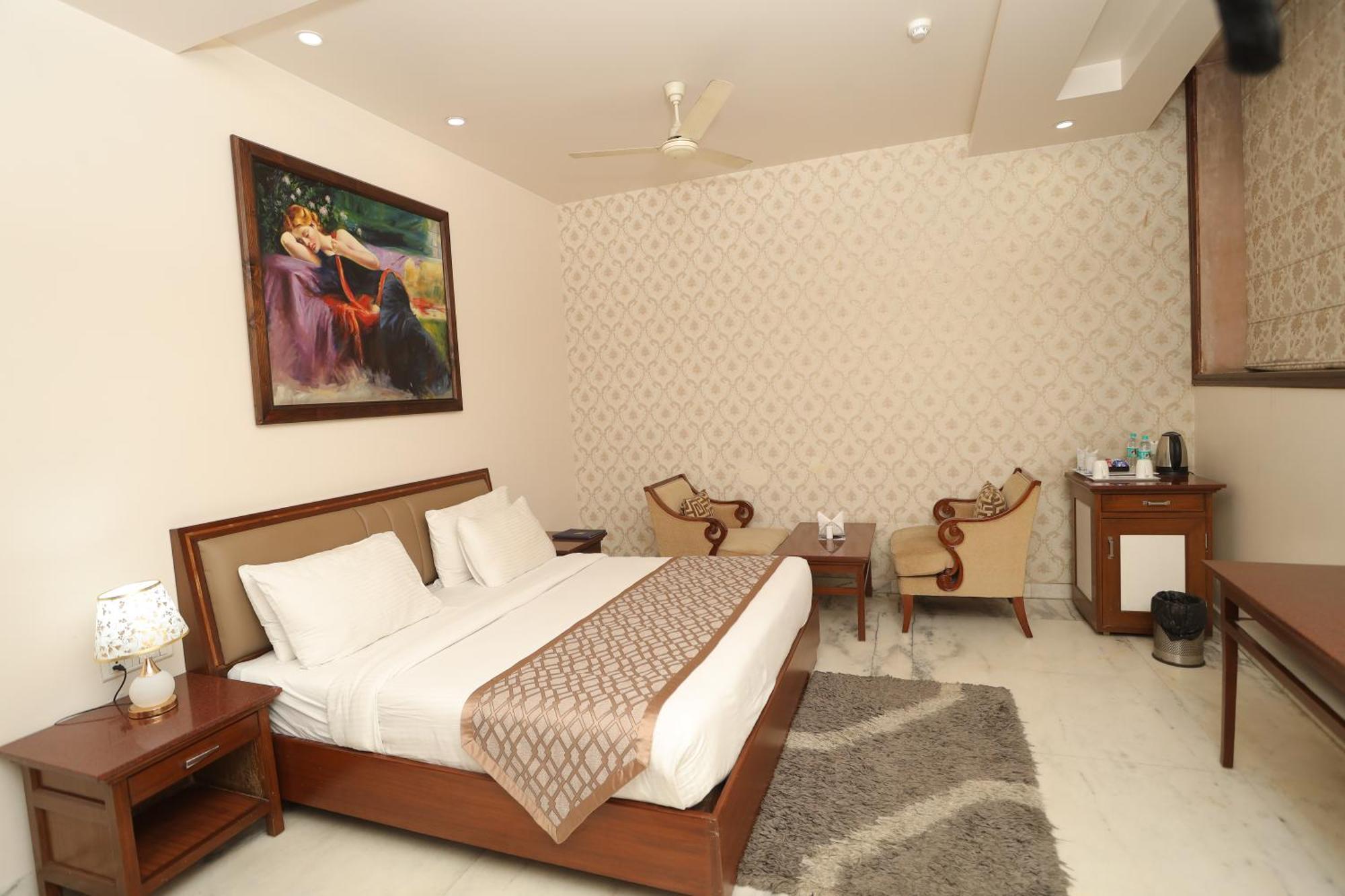 Karnāl Hotel Leela Grande מראה חיצוני תמונה